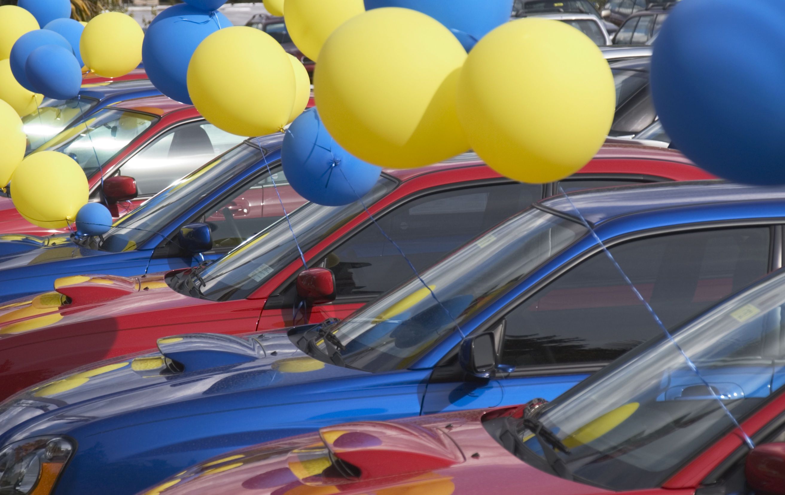 balloons celebrating Auto Loans AZ